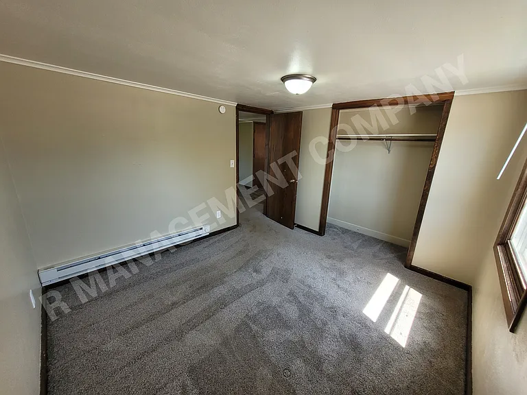 305 E Main St #1/2 — Photo 7