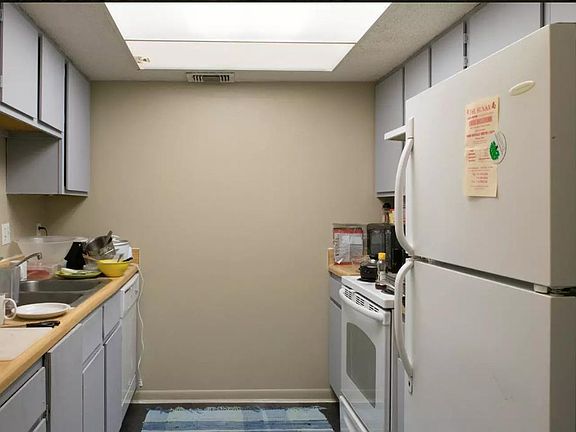 3rd image of 2816 S Bartell Dr APT B38