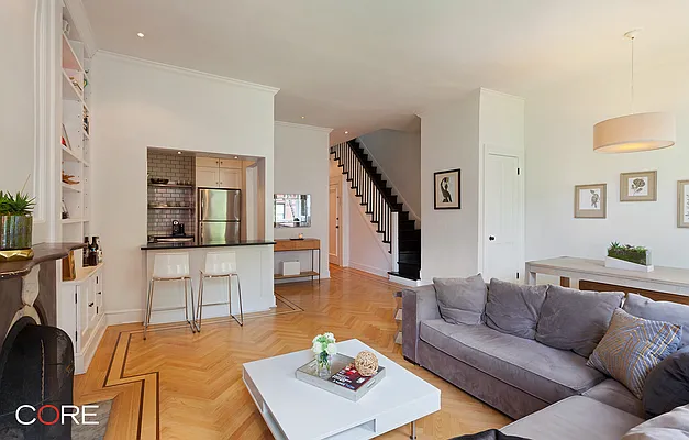 Rented by CORE | media 50