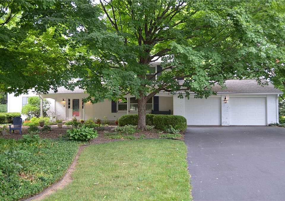1st image of 530 W 83rd St