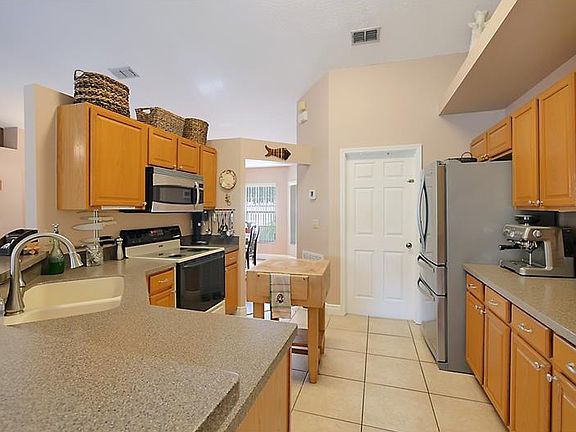 5th image of 819 Park Valley Cir