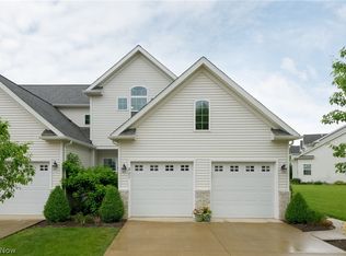 807 Wildberry Cir, Avon Lake, OH 44012