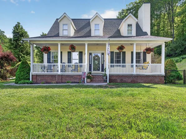 520 Mountain Lake Dr, North Tazewell, VA 24630