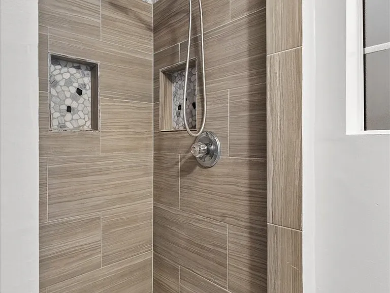 1726 Abbot Kinney Blvd #2 — Photo 11
