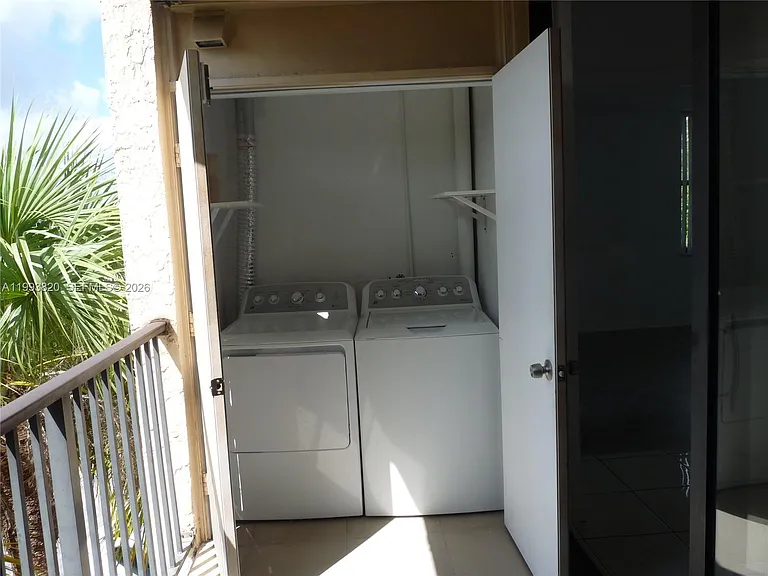 14611 N Kendall Dr #304L — Photo 33