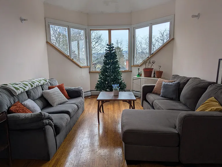 503 E Buffalo St #9 — Photo 4