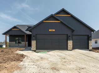 3104 Sandy Ridge Dr, Two Rivers, WI 54241