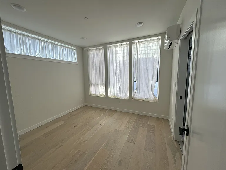 2029 Yale Ave E #C — Photo 5