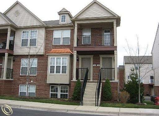 1st image of 27869 Hopkins Dr #1