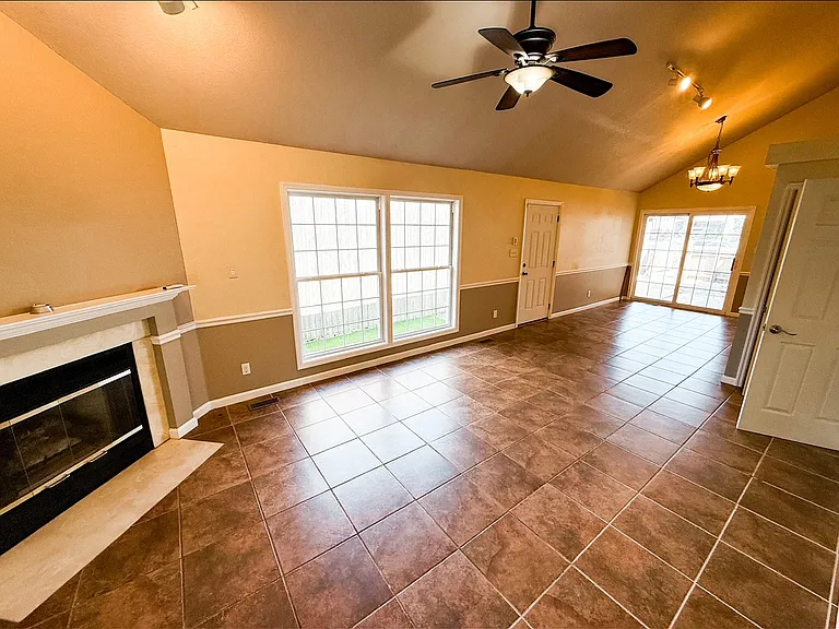 4007 Balmoral Dr — Photo 17