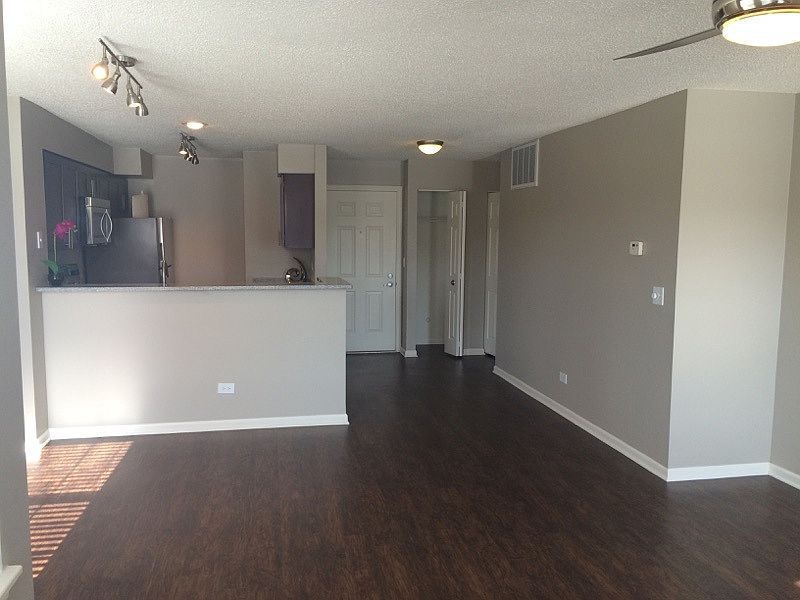 Flow from Kitchen to Living/Dining