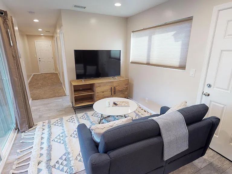1751 Catalina Blvd — Photo 3