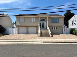 3664 Carrel Blvd, Oceanside, NY 11572