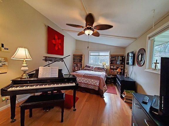 3rd image of 233 Walden Oaks Way