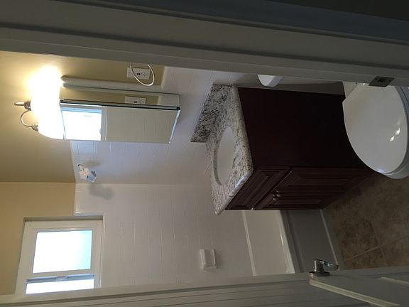 5th image of 2119 E 5th St