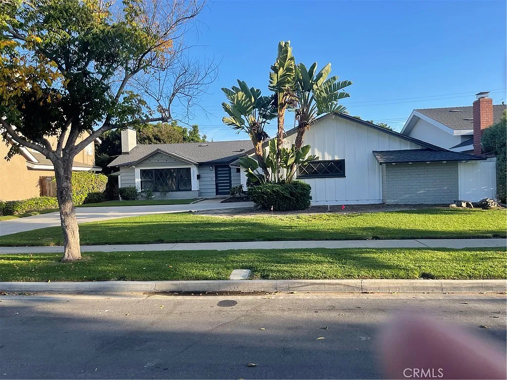 3 bed, 1684 sqft, $7,000 — Photo 1