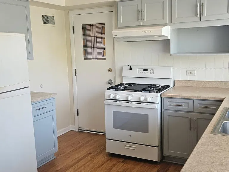 Kitchen (South)