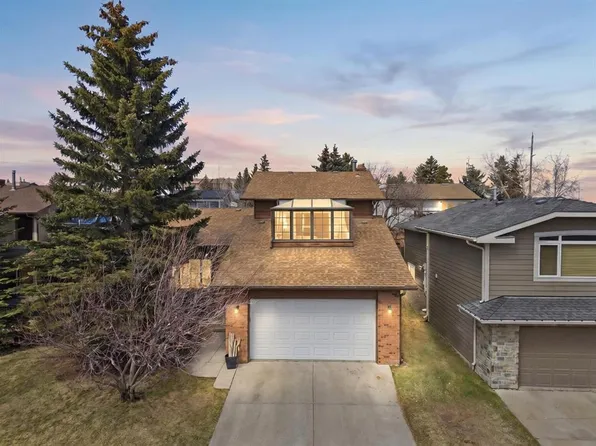 7 S Edenwold Pl NW, Calgary, AB T3A 3T7