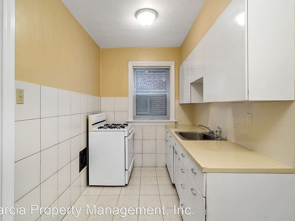 1st image of 3535 Lawn Ave #1F