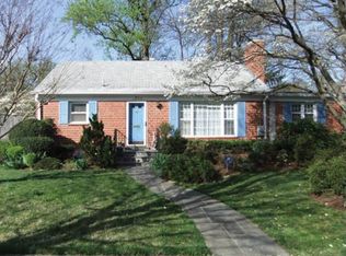 5709 Namakagan Rd, Bethesda, MD 20816