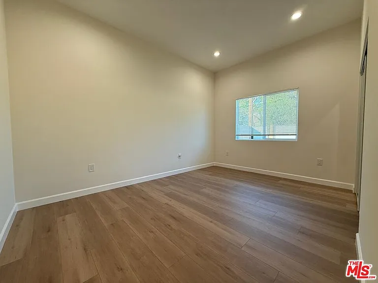 5822 Denny Ave — Photo 7