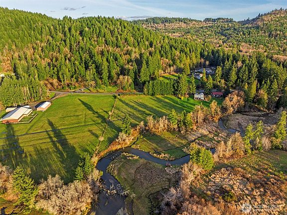 5th image of 1523 Delphi Road SW