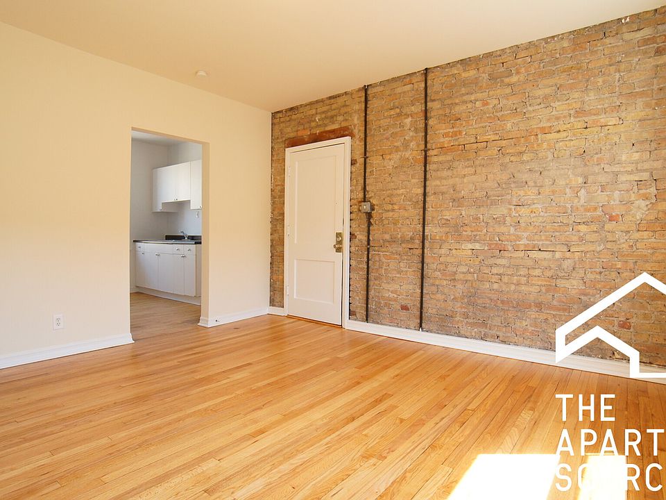 1st image of 3036 W Wellington Ave #1