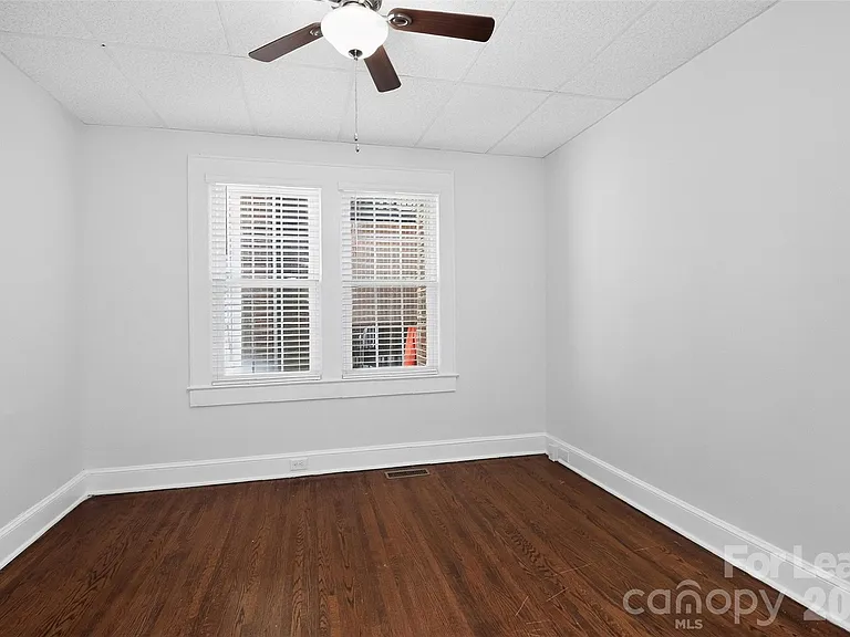 906 S York St — Photo 12