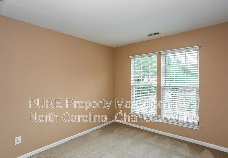 18040 Delmas Dr — Photo 9