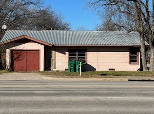 502 W Belknap St, Jacksboro, TX 76458
