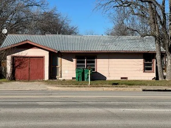 502 W Belknap St, Jacksboro, TX 76458