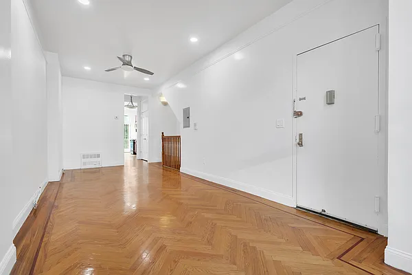 Rented by Cooper & Cooper Real Estate | media 4