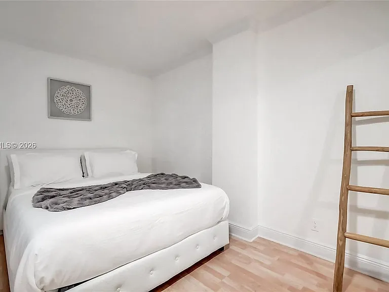 2401 Collins Ave #904 — Photo 15