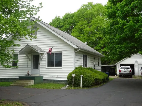 7094 N Riverview Dr, Kalamazoo, MI 49004
