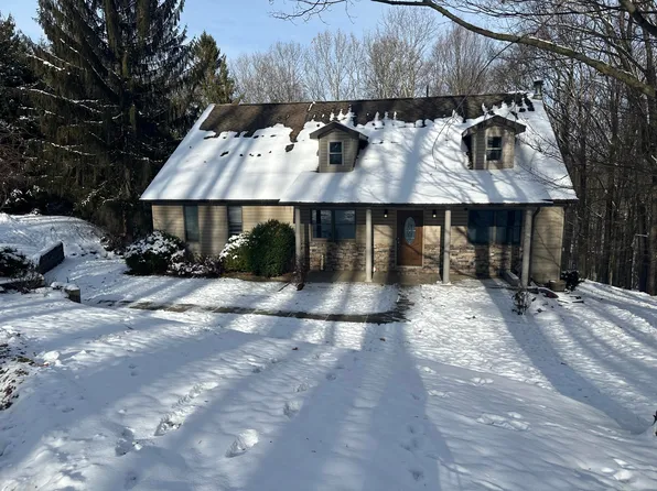 220 Winward Ct, Du Bois, PA 15801