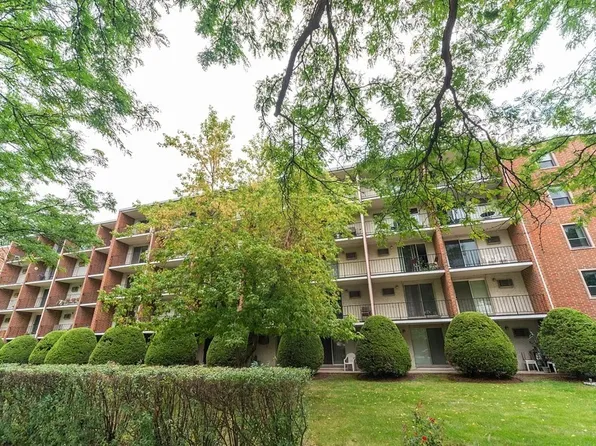 255 S West Ave APT 413, Elmhurst, IL 60126