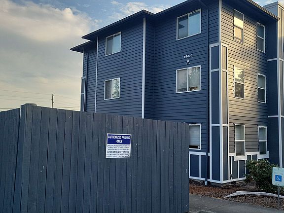 3rd image of 300 N Oak Harbor St APT A201