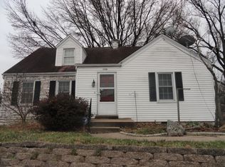 1342 Chambers Rd, Saint Louis, MO 63135