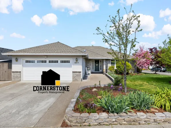 3511 Blue Blossom Dr, Medford, OR 97504
