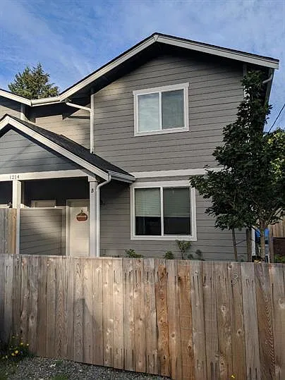 3 bed, 2.5 bath, 1500 sqft, $2,495 — Photo 3