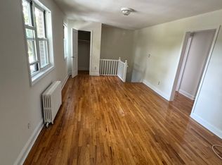 224-16 67th Ave, Oakland Gardens, NY 11364