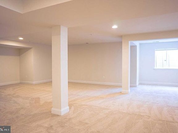 4th image of 11875 Emerald Green Dr