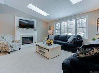 25 Foxwood Rd, Bristol, CT 06010