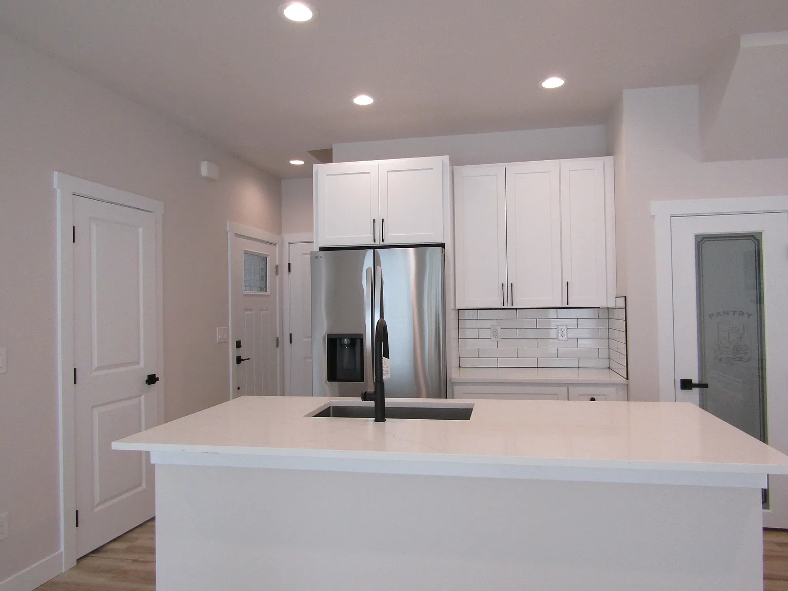 3 bed, 2.5 bath, 1482 sqft, $2,975 — Photo 3