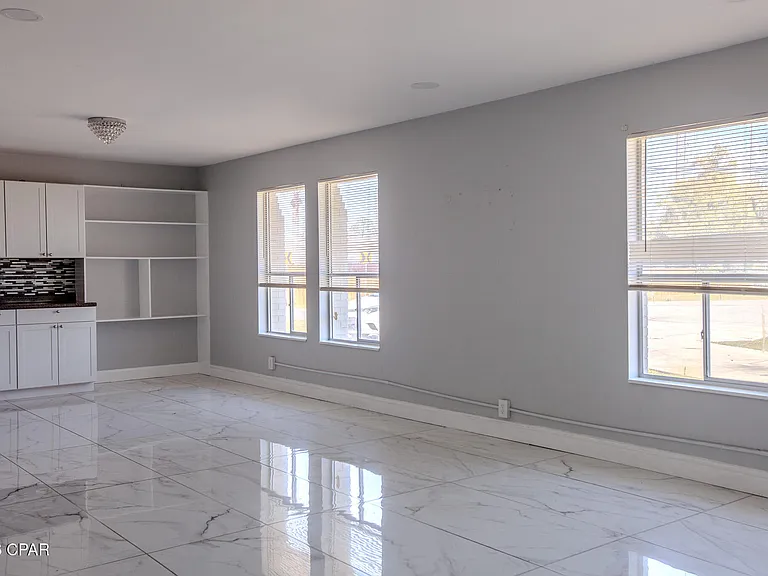 4402 Cindy Ln — Photo 10
