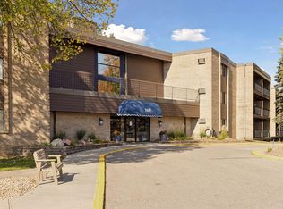 5697 Green Circle Dr APT 219, Minnetonka, MN 55343