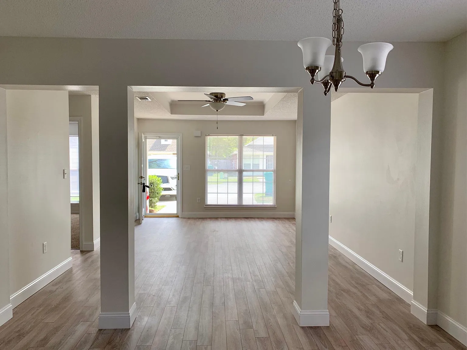 4553 Barrington Ln — Photo 2