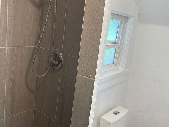 Standing shower