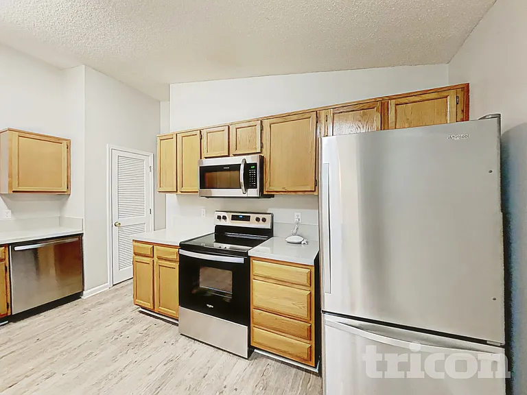 10819 Grand Central Pl N — Photo 4