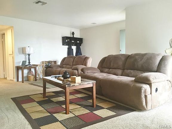 5th image of 741 W Fletcher Ave